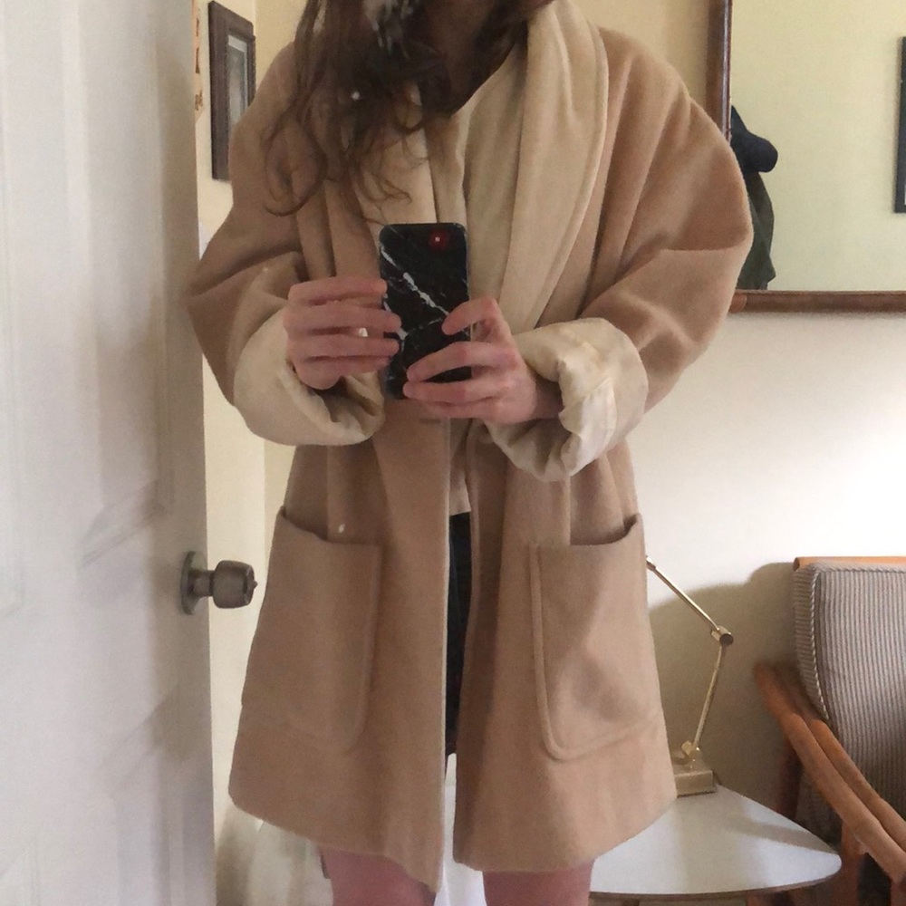 Chic vintage cream coat